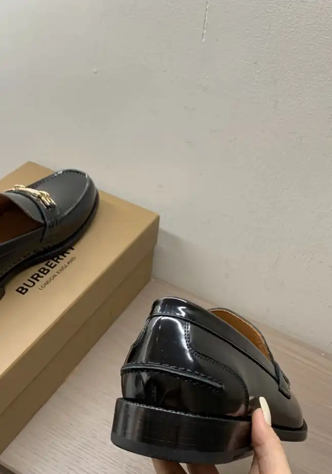 hype Burberry Leather Shoes