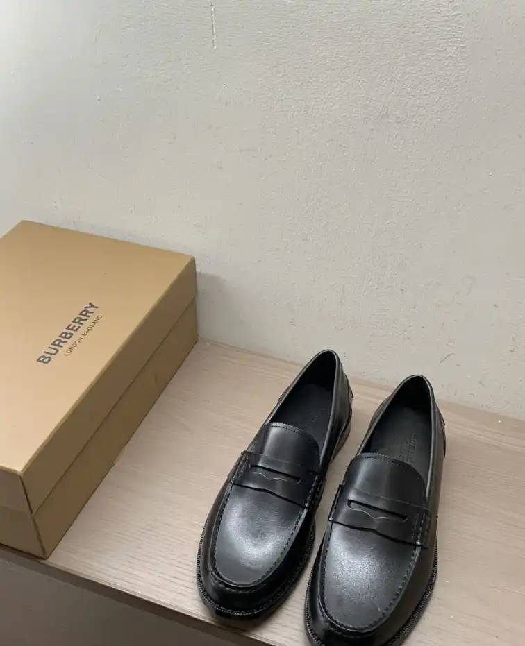 hype Burberry Leather Shoes