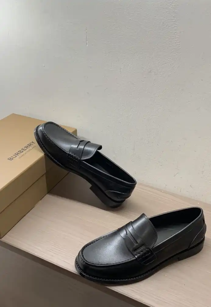 hype Burberry Leather Shoes