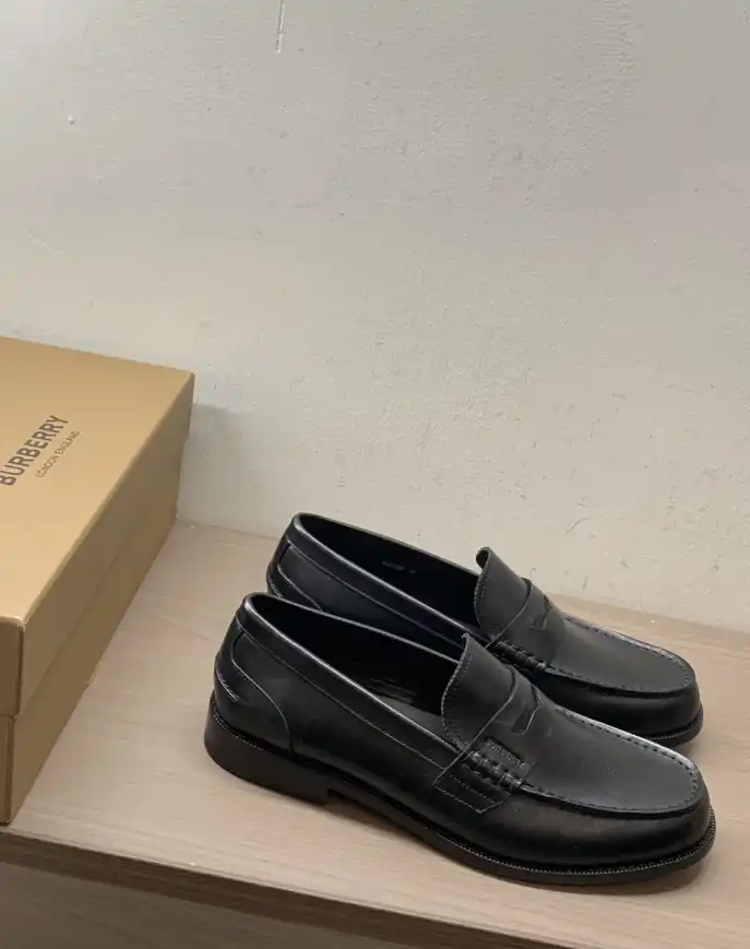 hype Burberry Leather Shoes