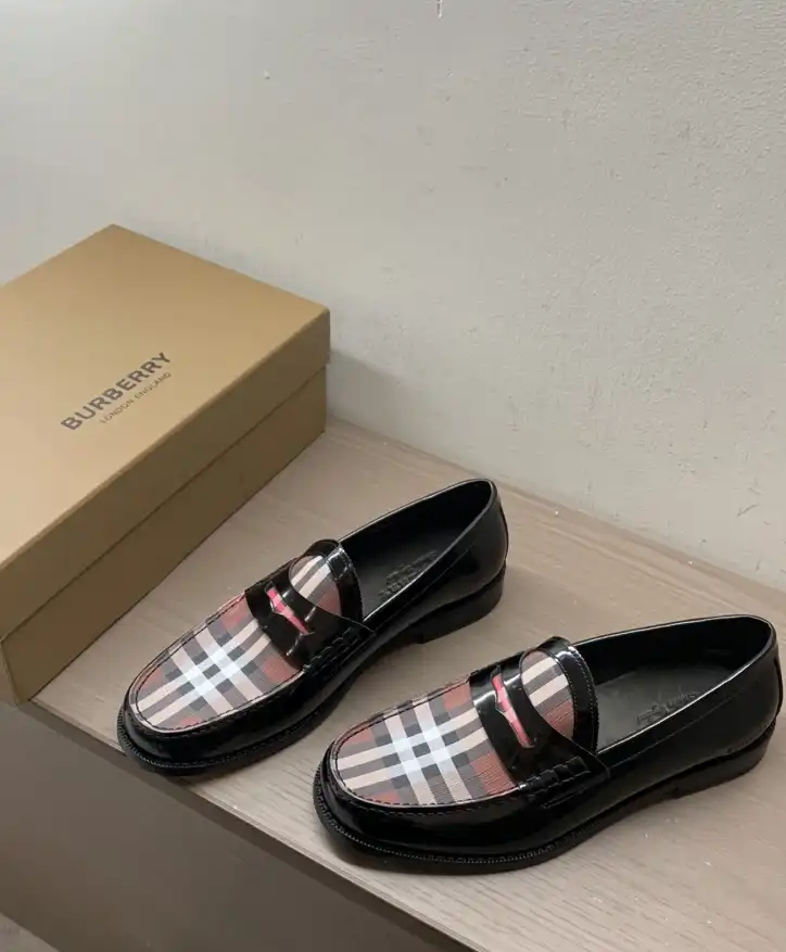 hype Burberry Leather Shoes