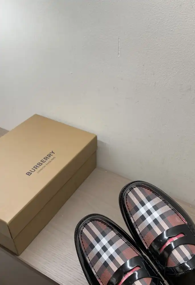 hype Burberry Leather Shoes