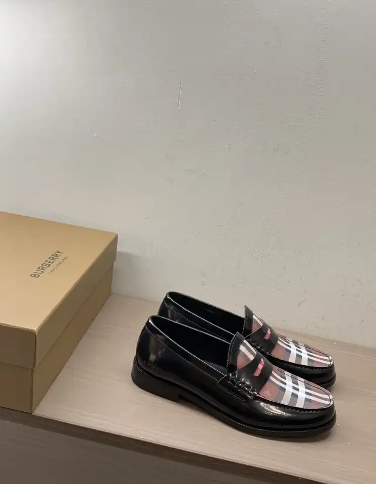 hype Burberry Leather Shoes