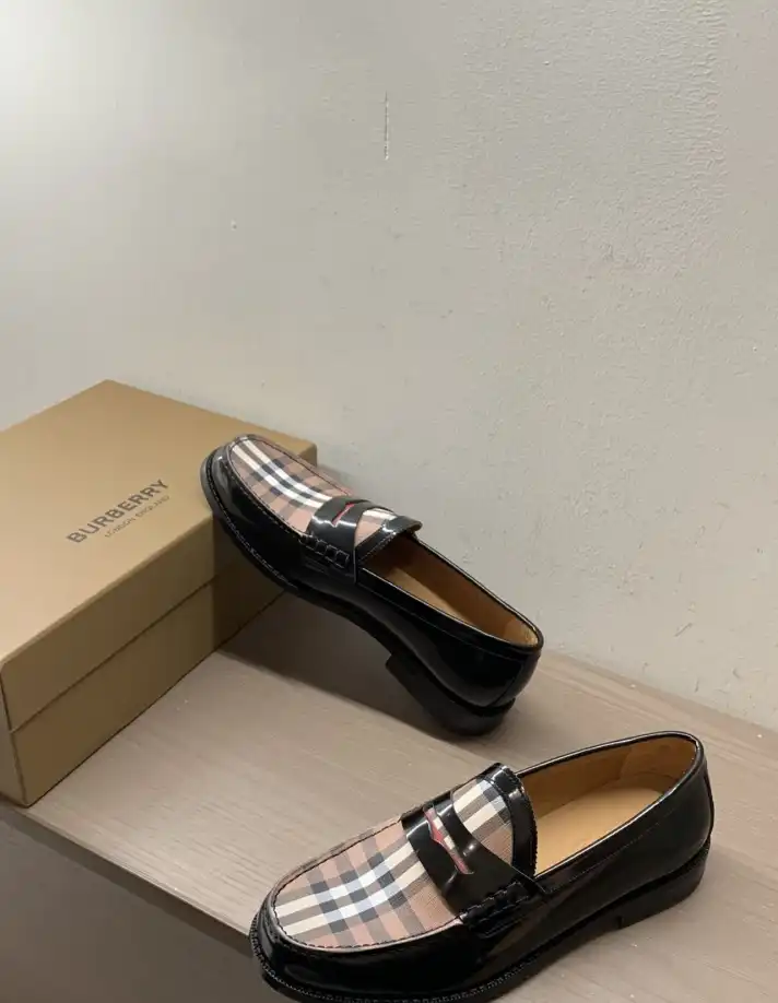 hype Burberry Leather Shoes