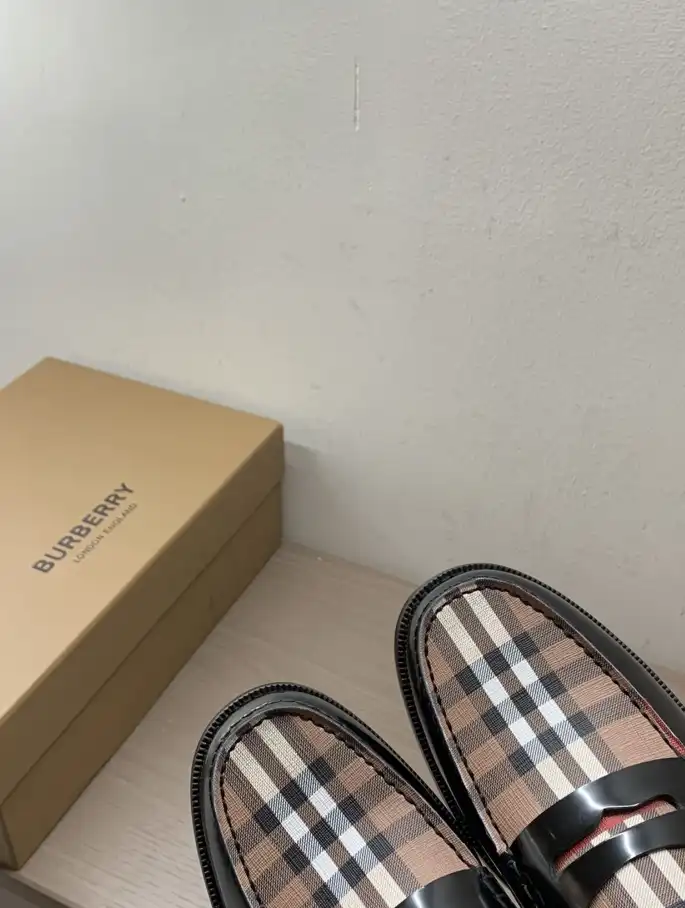 hype Burberry Leather Shoes