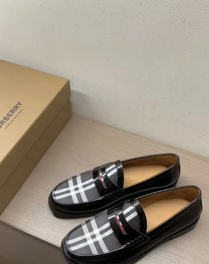 hype Burberry Leather Shoes