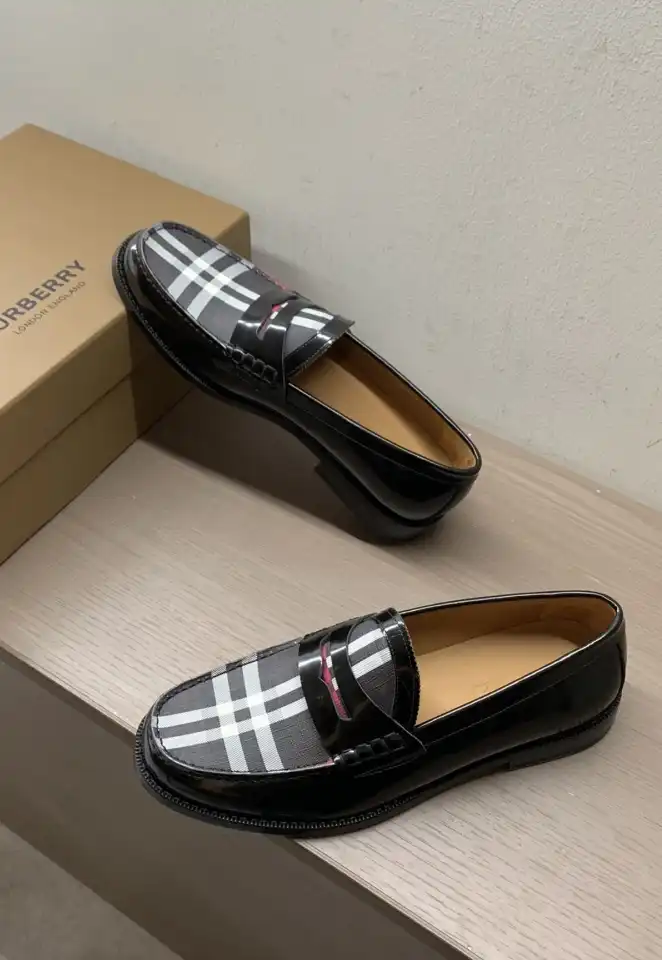 hype Burberry Leather Shoes