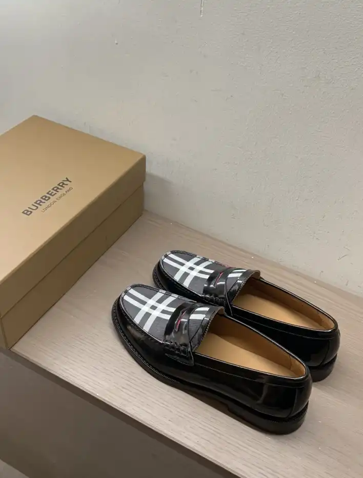 hype Burberry Leather Shoes