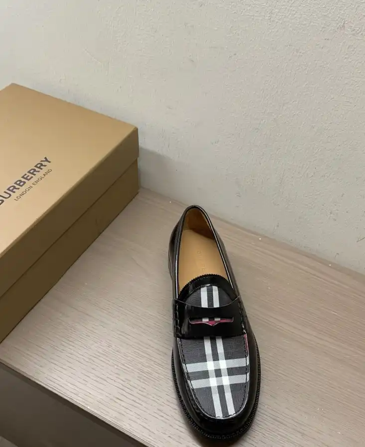 hype Burberry Leather Shoes