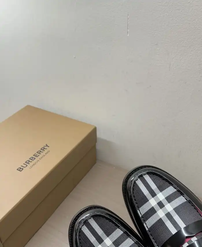 hype Burberry Leather Shoes