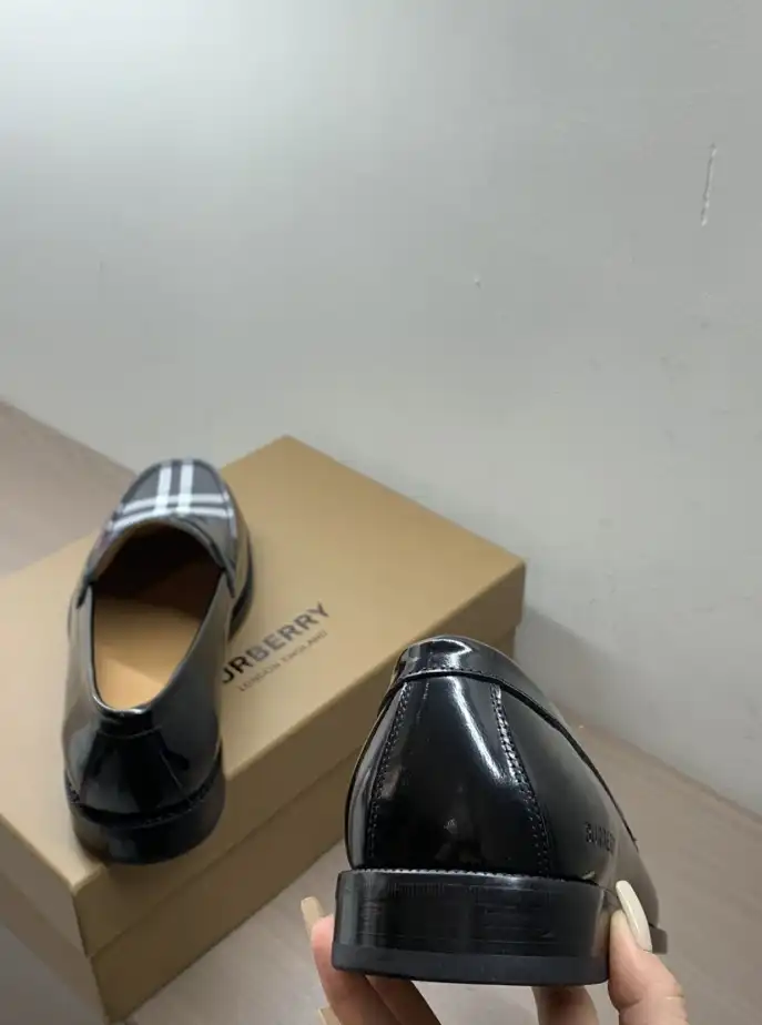 hype Burberry Leather Shoes