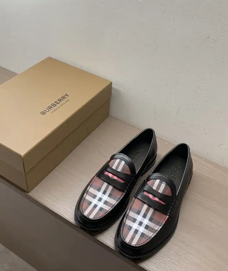 hype Burberry Leather Shoes