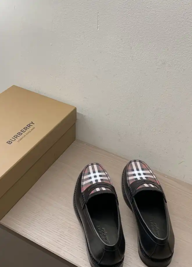 hype Burberry Leather Shoes