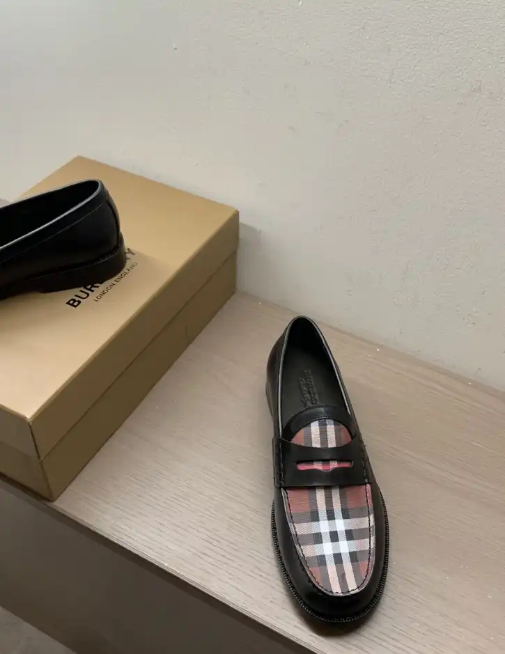 hype Burberry Leather Shoes