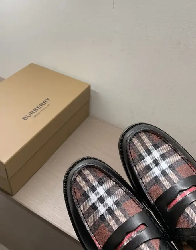 hype Burberry Leather Shoes