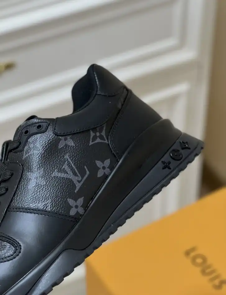 hype Louis Vuitton Sneakers