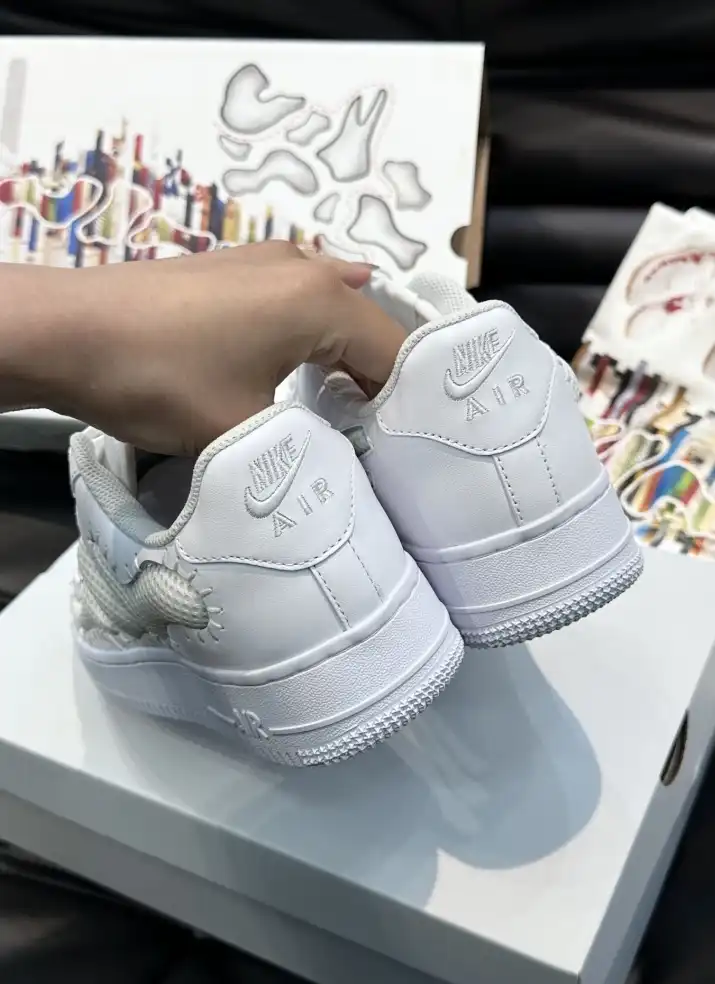 hype Louis Vuitton Sneakers