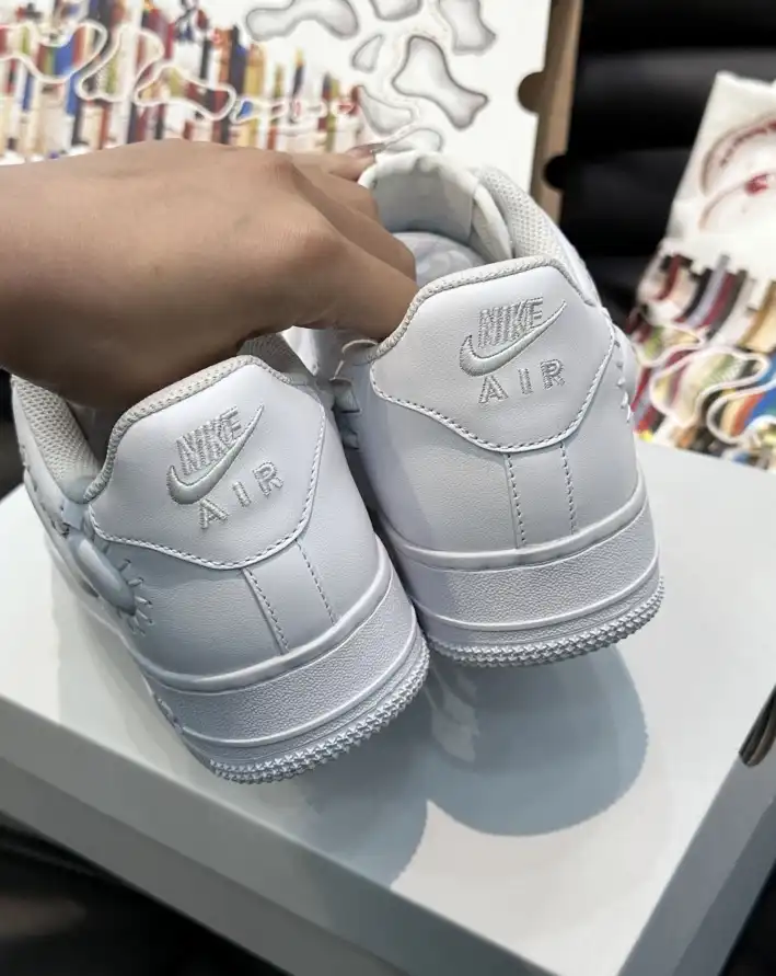 hype Louis Vuitton Sneakers