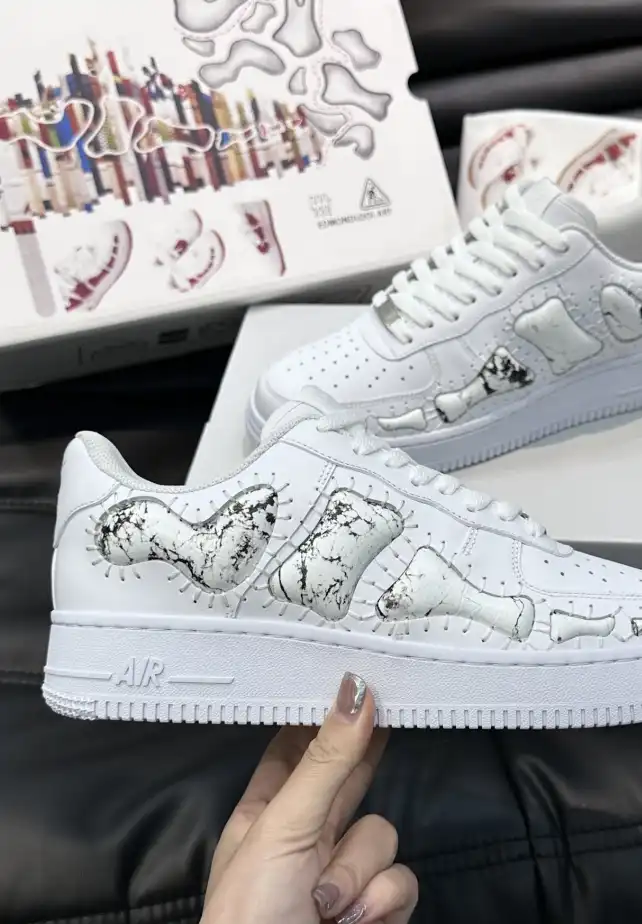 hype Louis Vuitton Sneakers