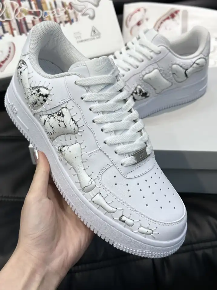 hype Louis Vuitton Sneakers