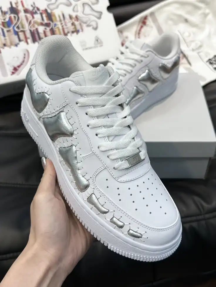 hype Louis Vuitton Sneakers