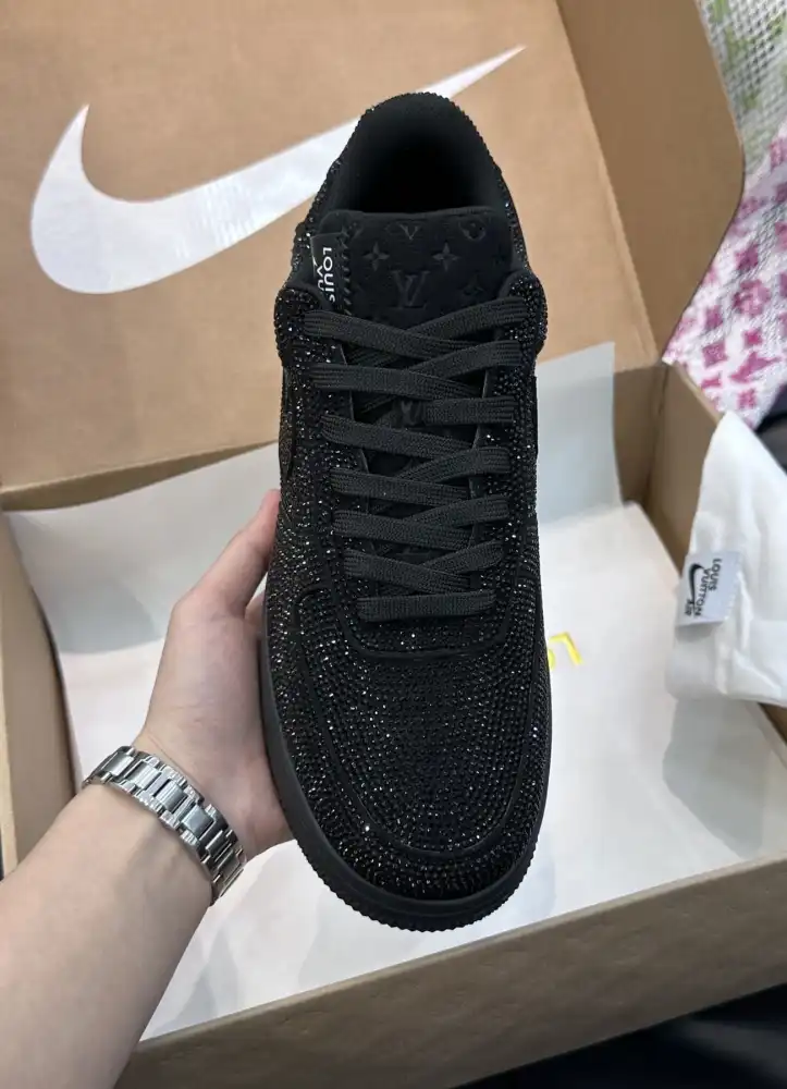 hype Louis Vuitton Sneakers