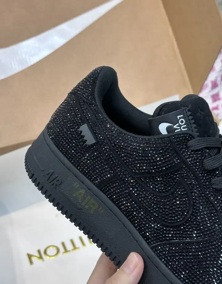 hype Louis Vuitton Sneakers