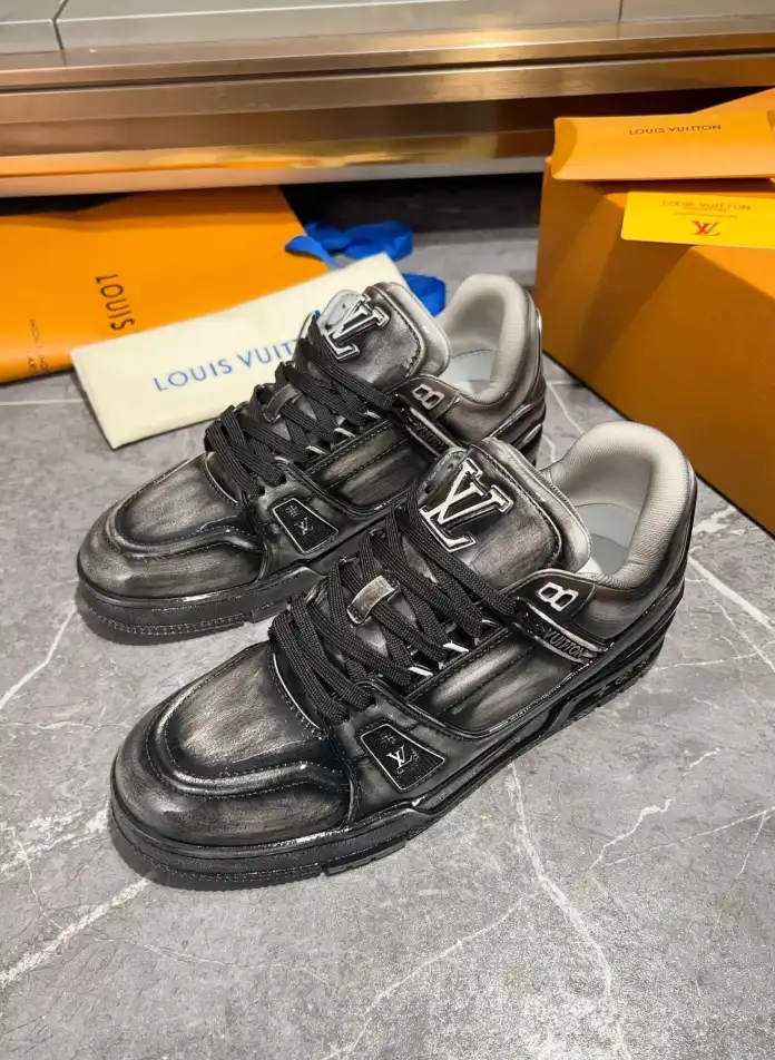 hype Louis Vuitton Sneakers