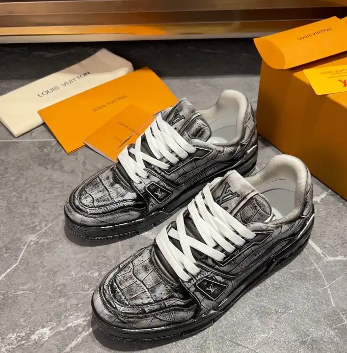 hype Louis Vuitton Sneakers