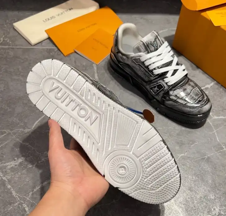 hype Louis Vuitton Sneakers