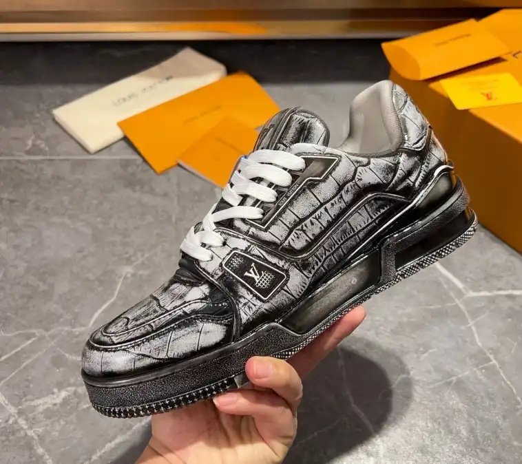 hype Louis Vuitton Sneakers