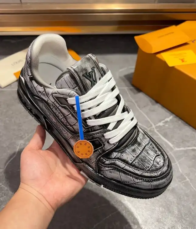 hype Louis Vuitton Sneakers