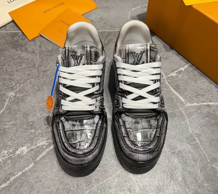 hype Louis Vuitton Sneakers