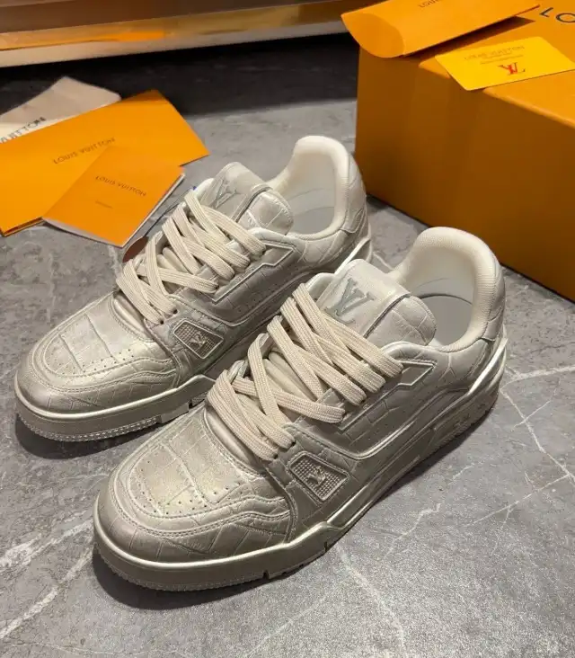 hype Louis Vuitton Sneakers