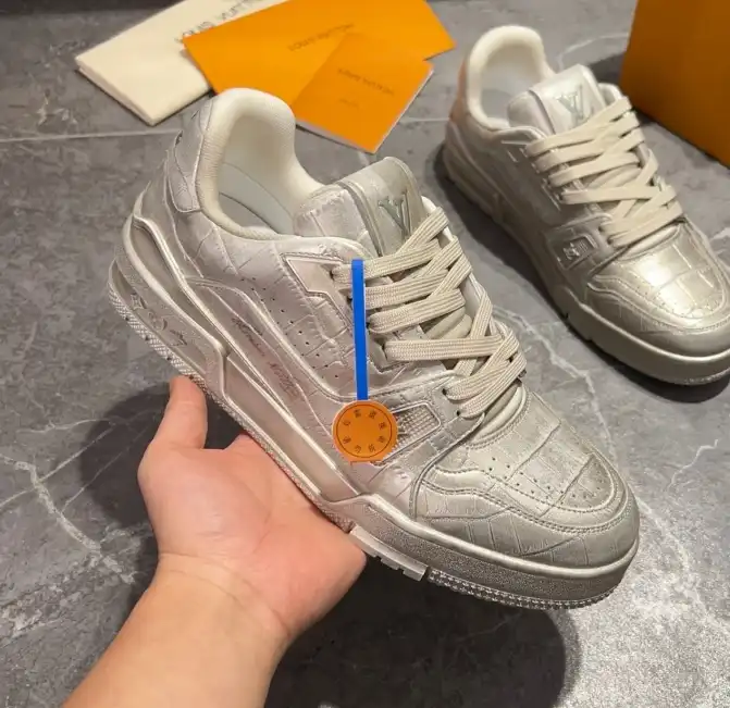 hype Louis Vuitton Sneakers