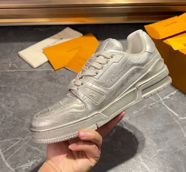 hype Louis Vuitton Sneakers