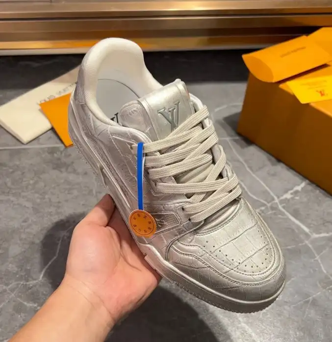 hype Louis Vuitton Sneakers