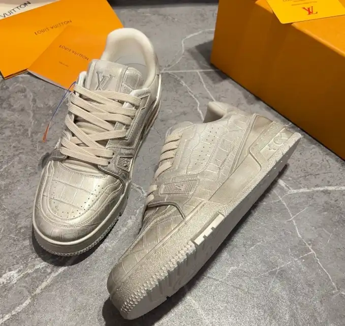 hype Louis Vuitton Sneakers