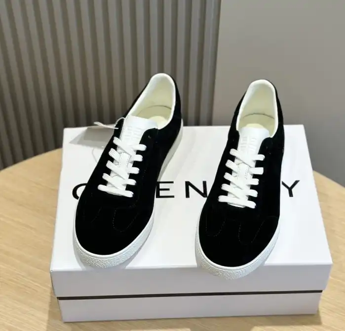 hype Givenchy Sneakers