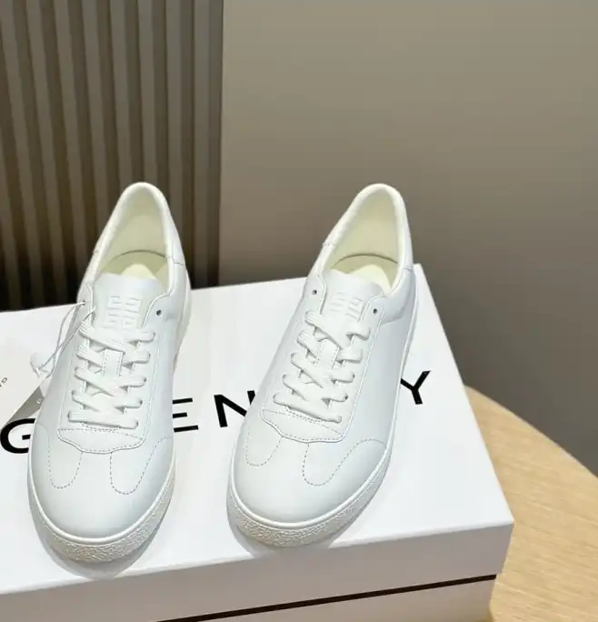 hype Givenchy Sneakers