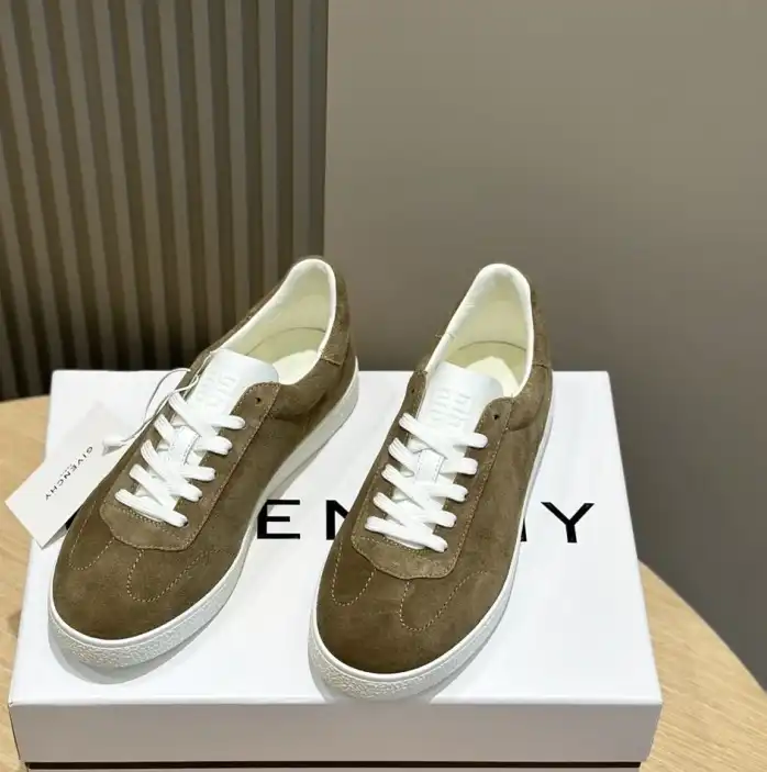 hype Givenchy Sneakers