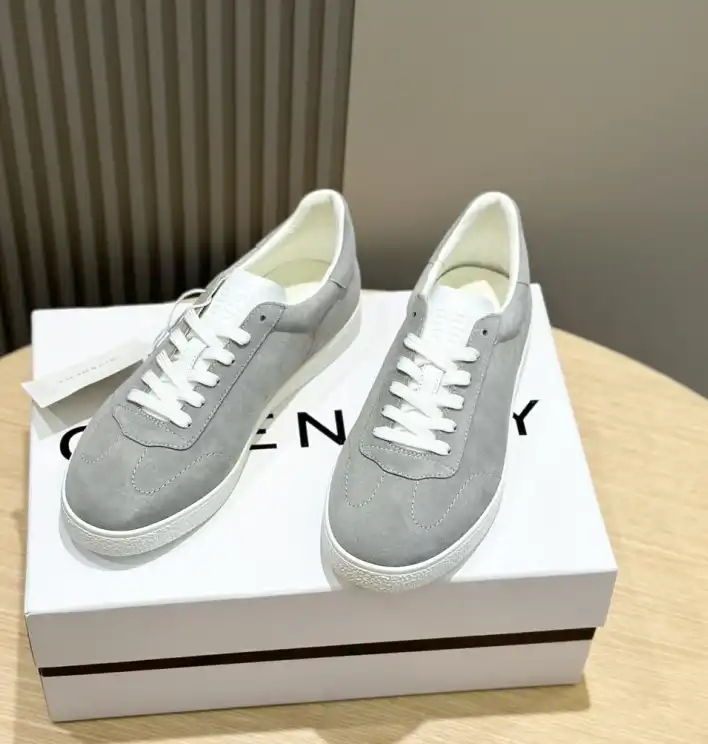 hype Givenchy Sneakers