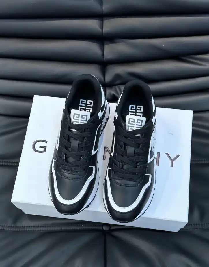 hype Givenchy Sneakers