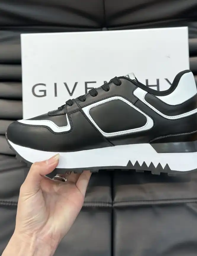 hype Givenchy Sneakers