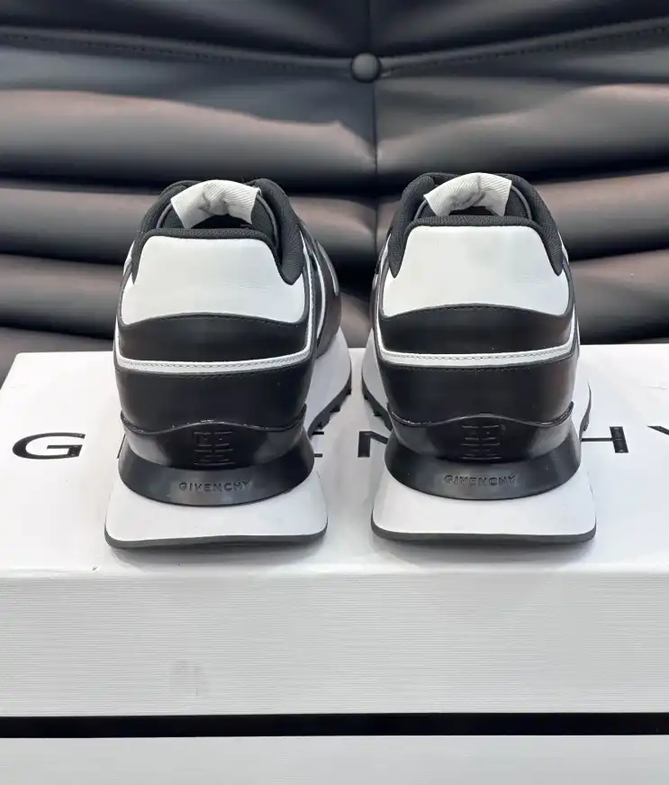 hype Givenchy Sneakers