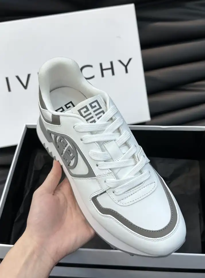 hype Givenchy Sneakers