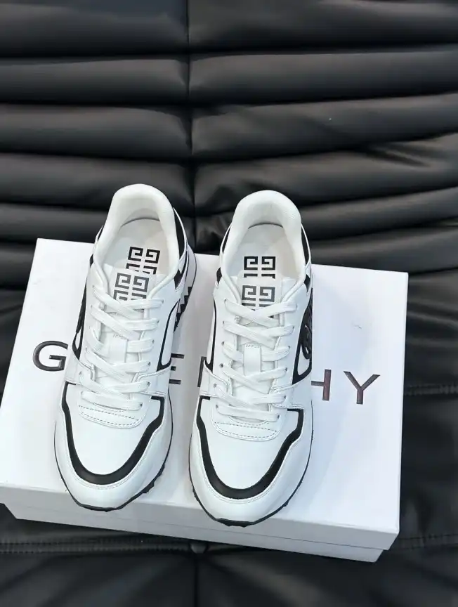 hype Givenchy Sneakers