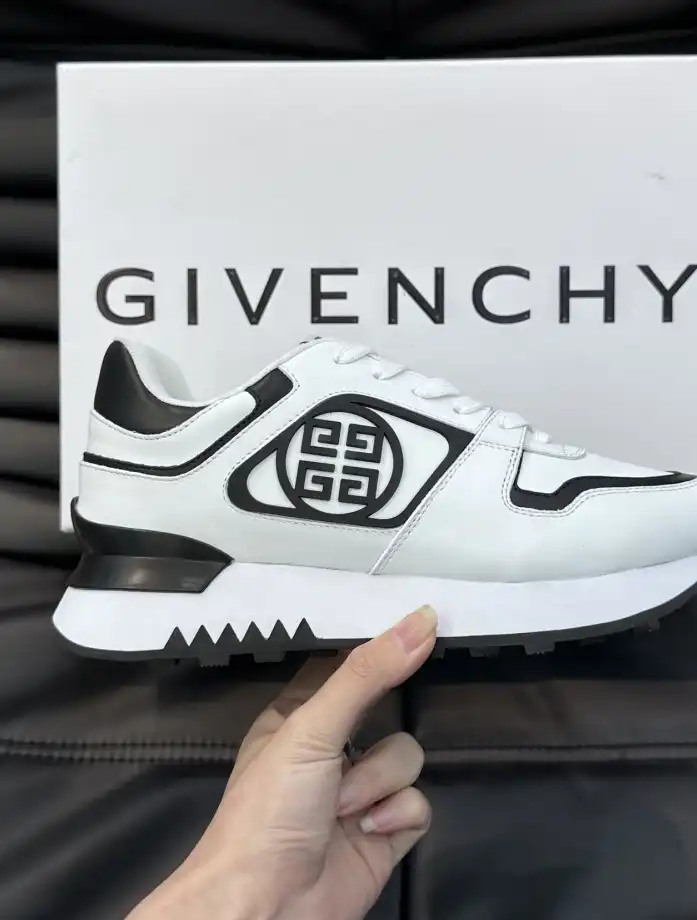 hype Givenchy Sneakers