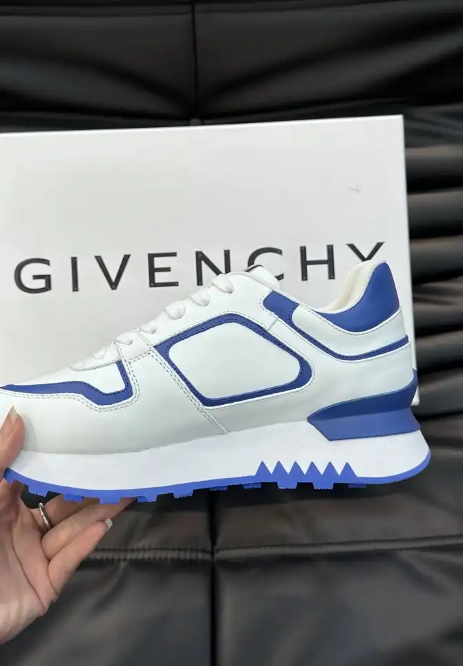 hype Givenchy Sneakers