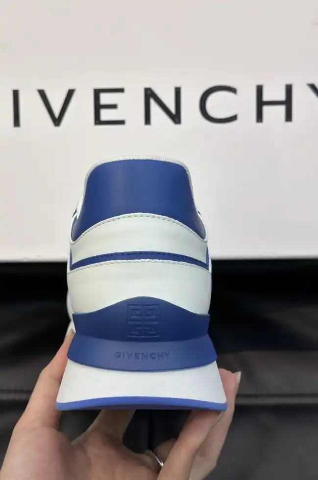 hype Givenchy Sneakers